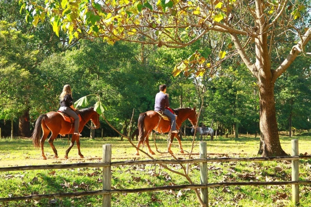 Mazzaropi - passeio a cavalo P